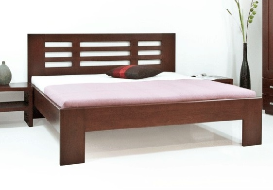 Dřevěné postele, na které je spolehnutí